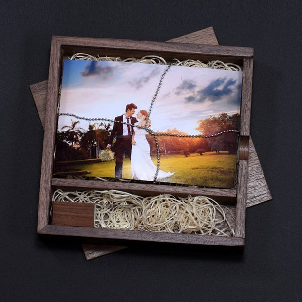 Cofanetto premium per matrimonio con chiavetta USB in legno e vetro